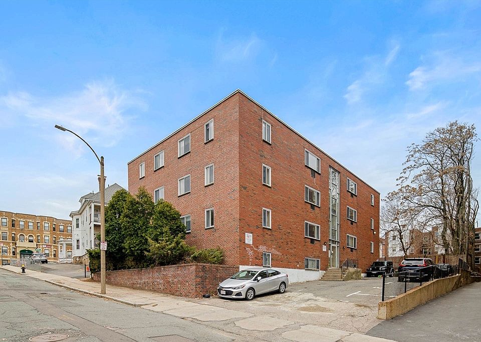 1st image of 10 Scottfield Rd APT 34