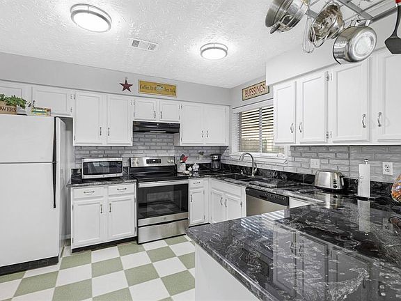 5th image of 16206 Cypress Valley Drive
