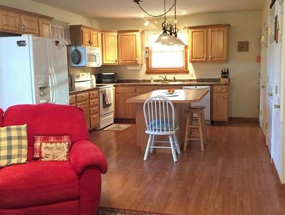 2nd image of 317 Oak Hammock Ln