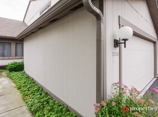 2526 Yarrow Ln, Rolling Meadows, IL 60008