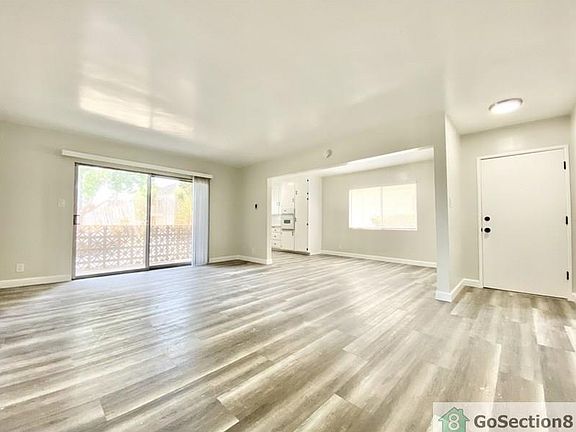 3rd image of 111 W Ellis Ave APT 1