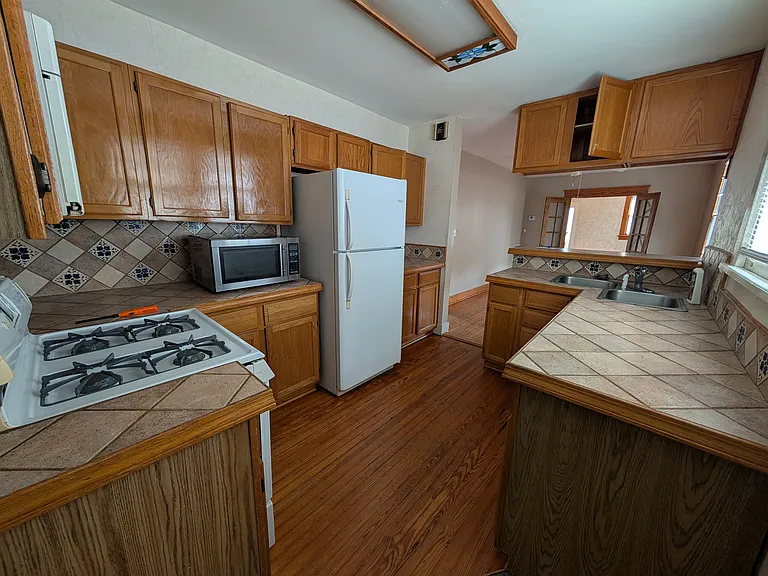 2026 Fern St — Photo 9