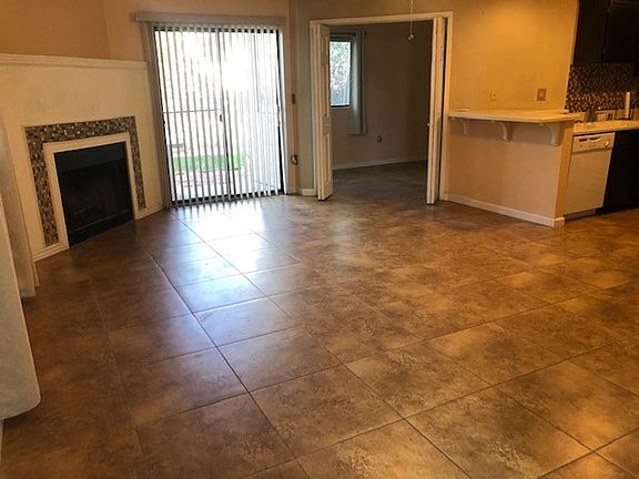 4th image of 2140 Pinetop Ln Unit 101