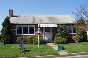 1st image of 223 Rose St