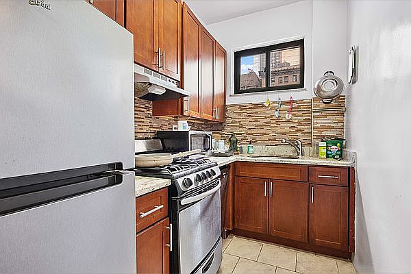 1st image of 205 W 54th St APT 8E