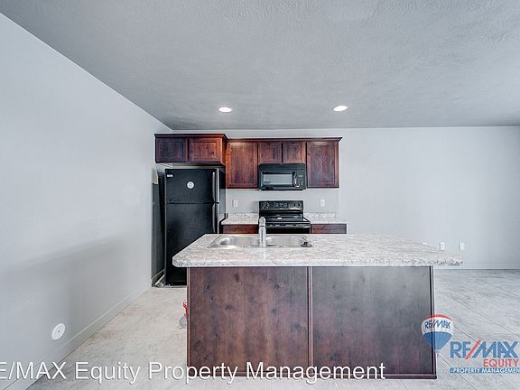 5th image of 14359 S Penrhy Ct