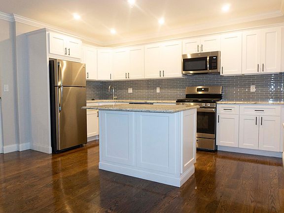 3rd image of 490 Washington St #2C