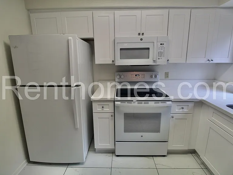 7958 Mission Center Ct #E — Photo 8