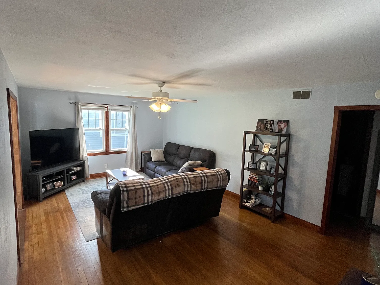 2 bed, 1584 sqft, $1,900 — Photo 4