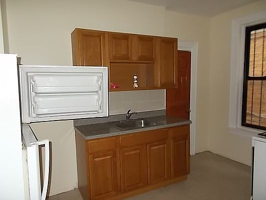 2nd image of 378 Montgomery St APT 1