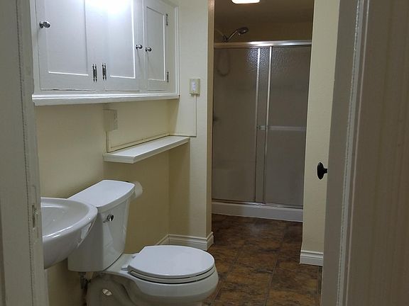 5th image of 928 Pleasant Ave