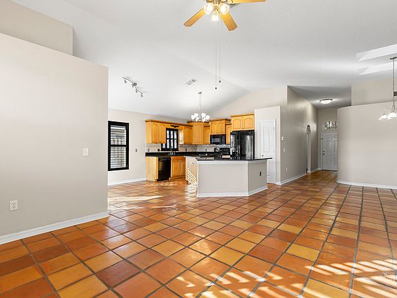 3rd image of 10253 Oasis Palm Dr