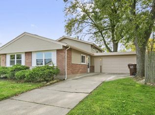 233 Farragut St, Park Forest, IL