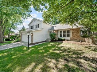 2656 Bloomfield Dr, Lisle, IL 60532