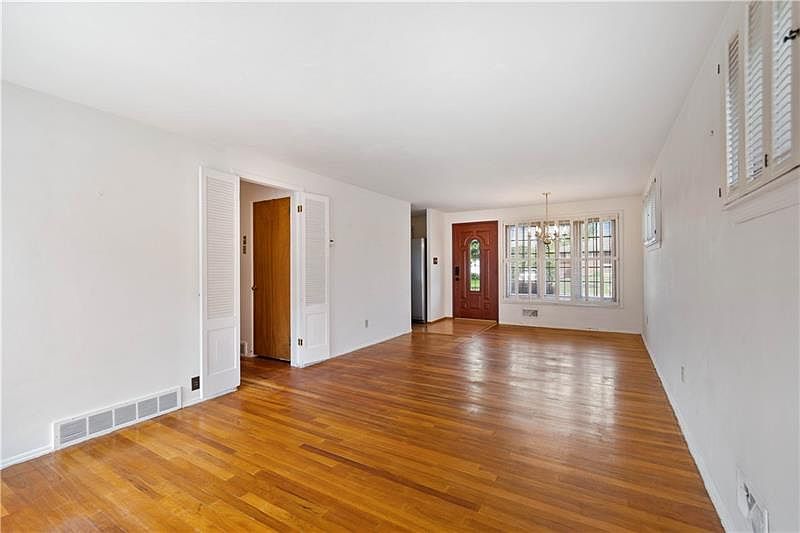 48 Woodridge Dr Carnegie PA Zillow Apartments for Rent in Carnegie