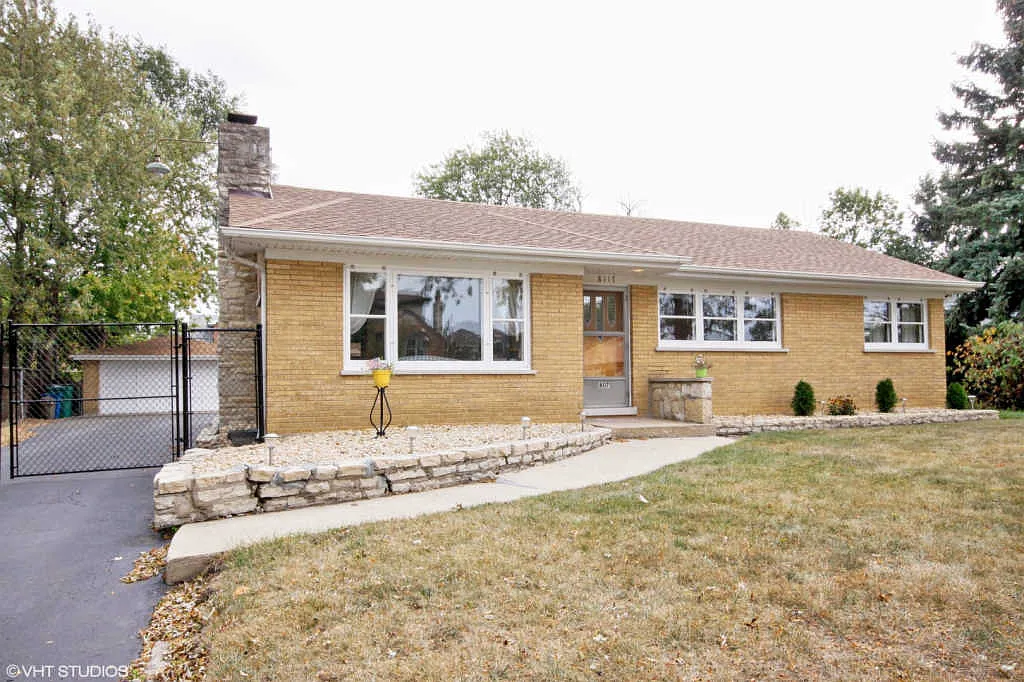 8117 Lorel Ave photo 1