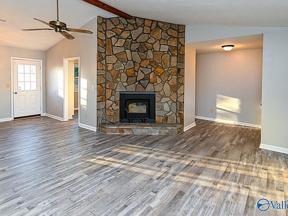 5th image of 9725 Wallwood Dr SE