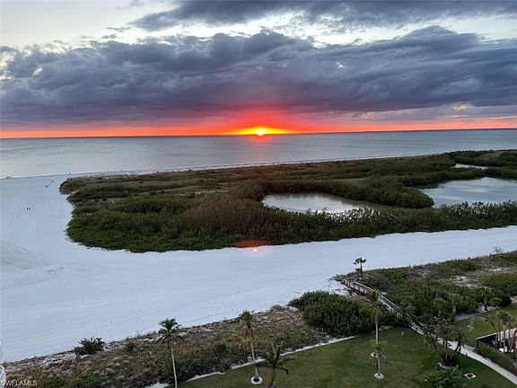 3rd image of 320 Seaview CT #1702