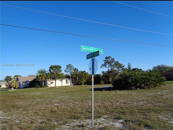 5th image of 81 Medalist Rd