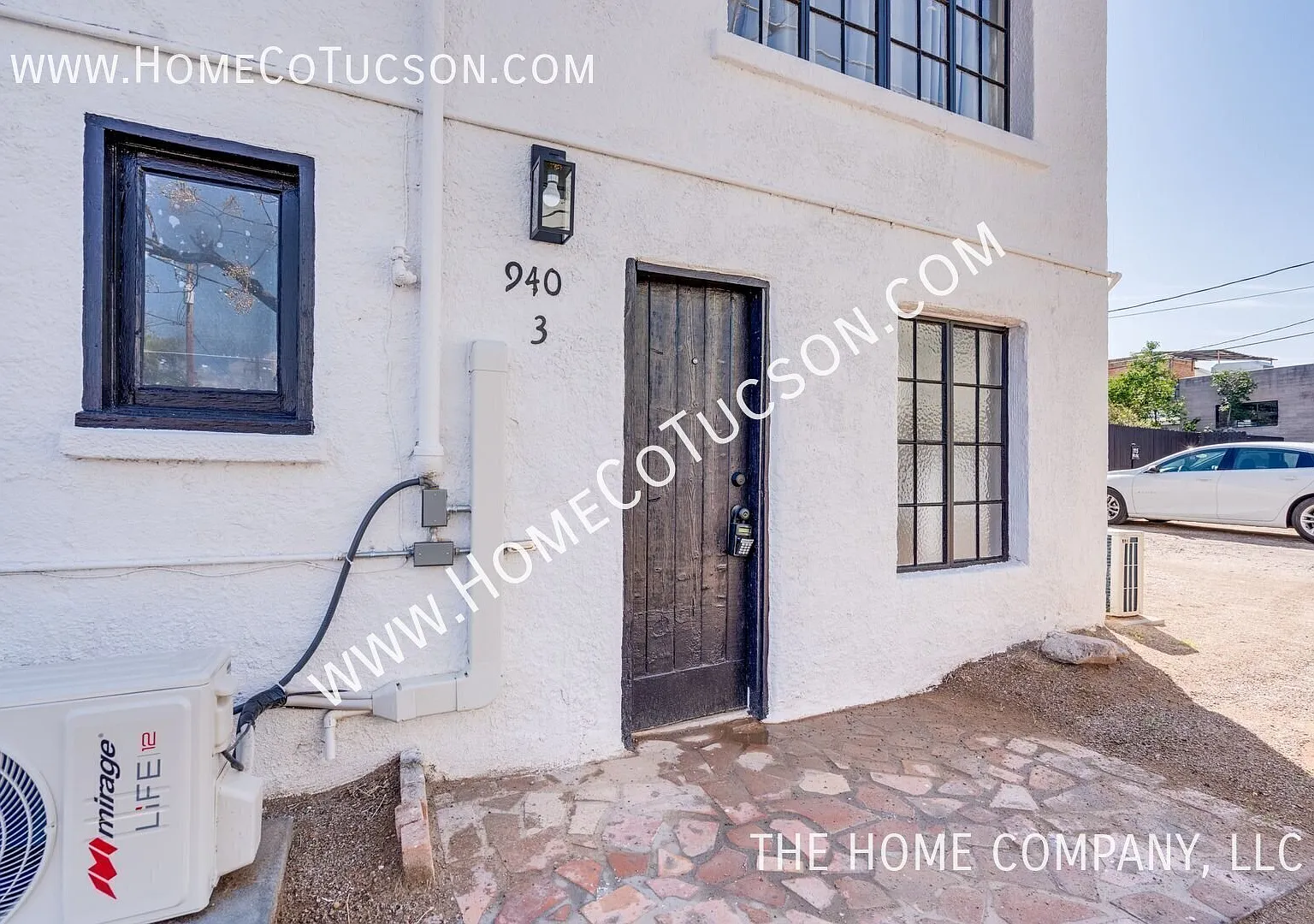 940 E Florita Street Unit 3- Studio Near Uofa — Photo 3