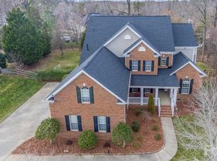 11421 Fountaingrove Dr, Charlotte, NC 28262