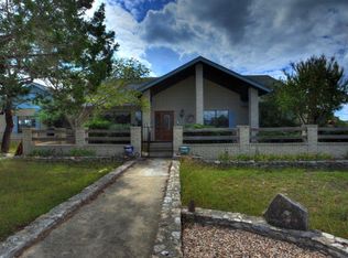 622 Lost Valley Rd, Kerrville, TX 78028