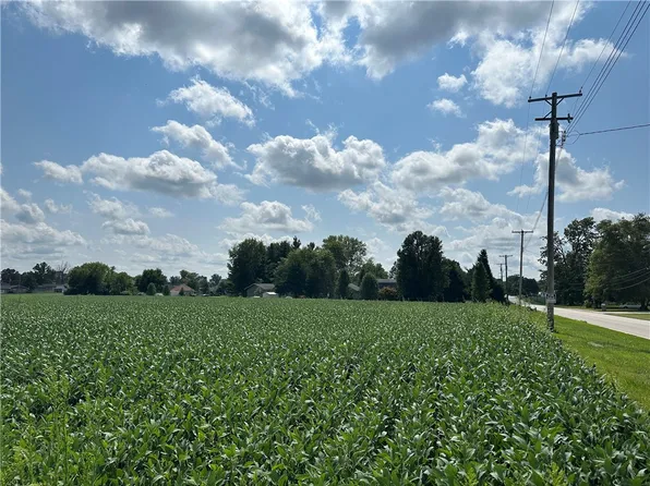 Clinton Rd, Paris, IL 61944