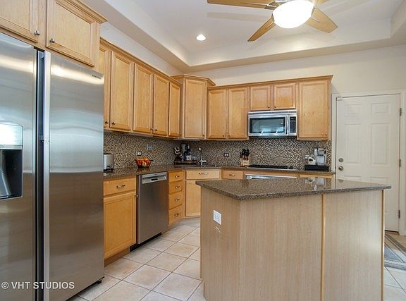 5th image of 923 W Andover Ct