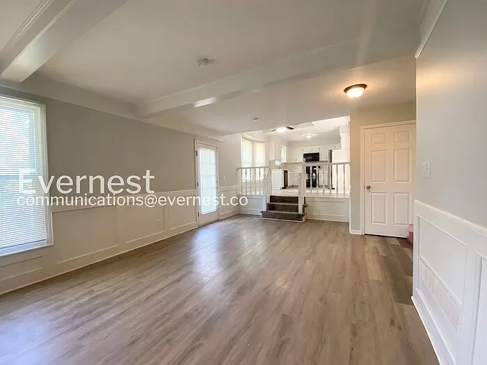 1104 E Pineview St — Photo 7