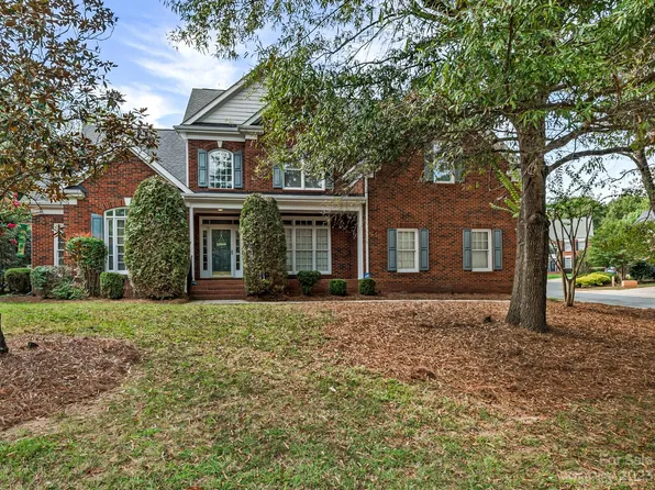 8802 Balmoral Park Dr, Charlotte, NC 28277