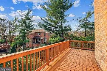 3 bed, 3.5 bath, 3600 sqft, $4,200 — Photo 3