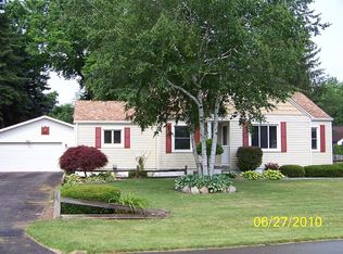 11217 Gold Arbor Rd, Plymouth, MI 48170