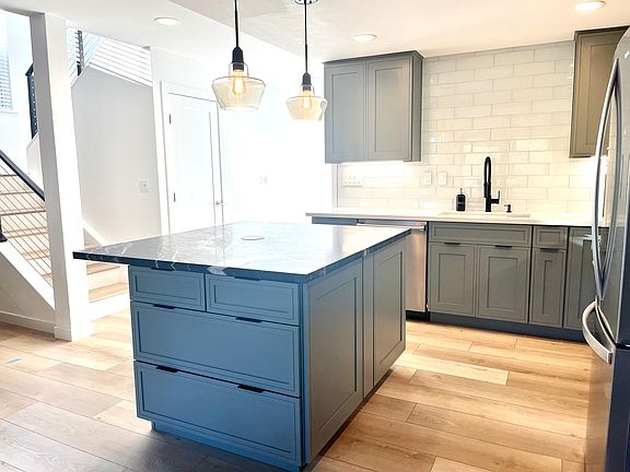 4th image of 1311 Vista Del Lago