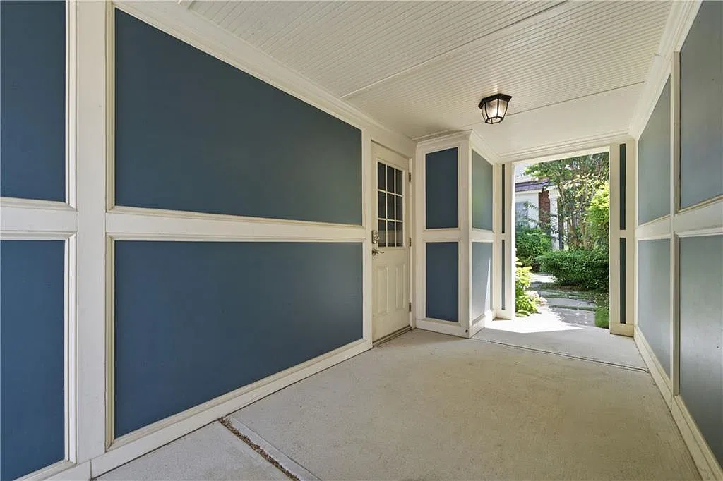 4 bed, 4.0 bath, 2593 sqft, $3,000 — Photo 2