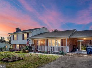 725 Scott Dr, Fredericksburg, VA