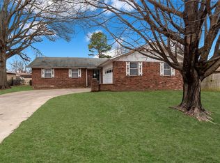 1004 W Banz Rd, Rogers, AR 72758