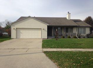 515 Winston Dr, Saint Joseph, IL 61873