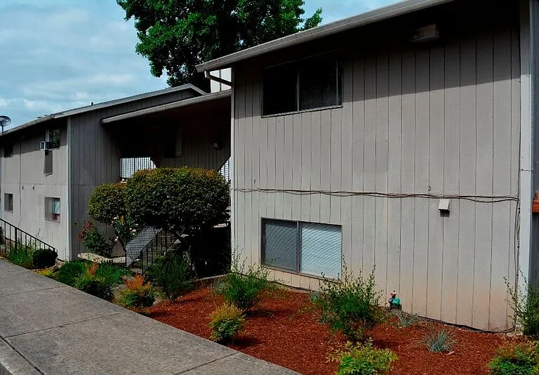 10068 SW Garrett St — Photo 16