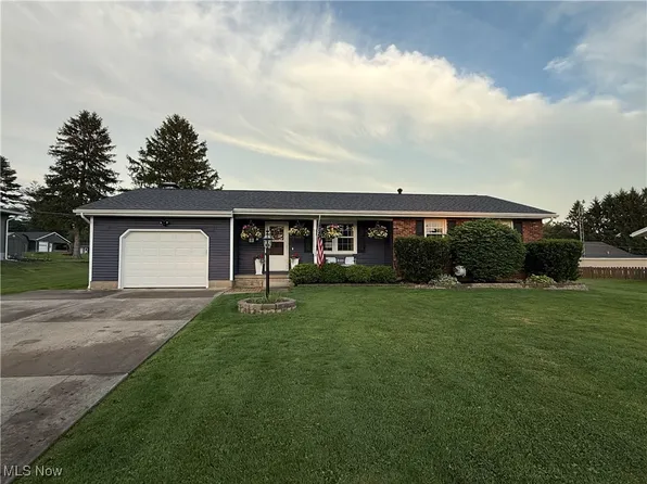 458 W Lawndale Pl, Zanesville, OH 43701