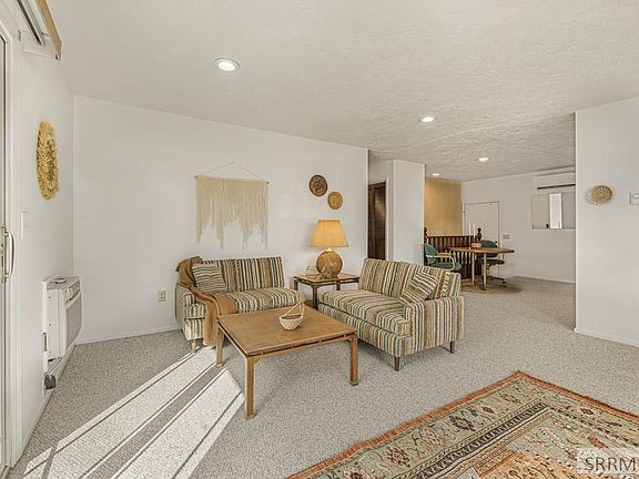 3rd image of 1775 Caribou St