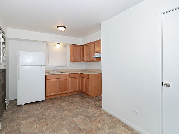 3rd image of 14122 S School St #2A