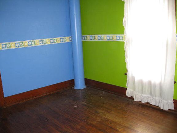 5th image of 607 N Water St