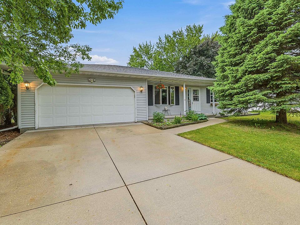 1st image of 836 Meadowbrook Ln