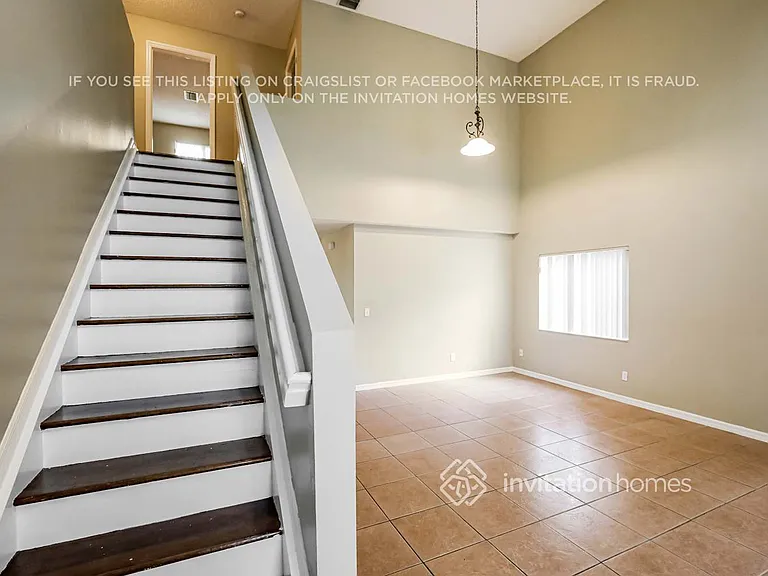 2300 SW 106th Ave — Photo 4
