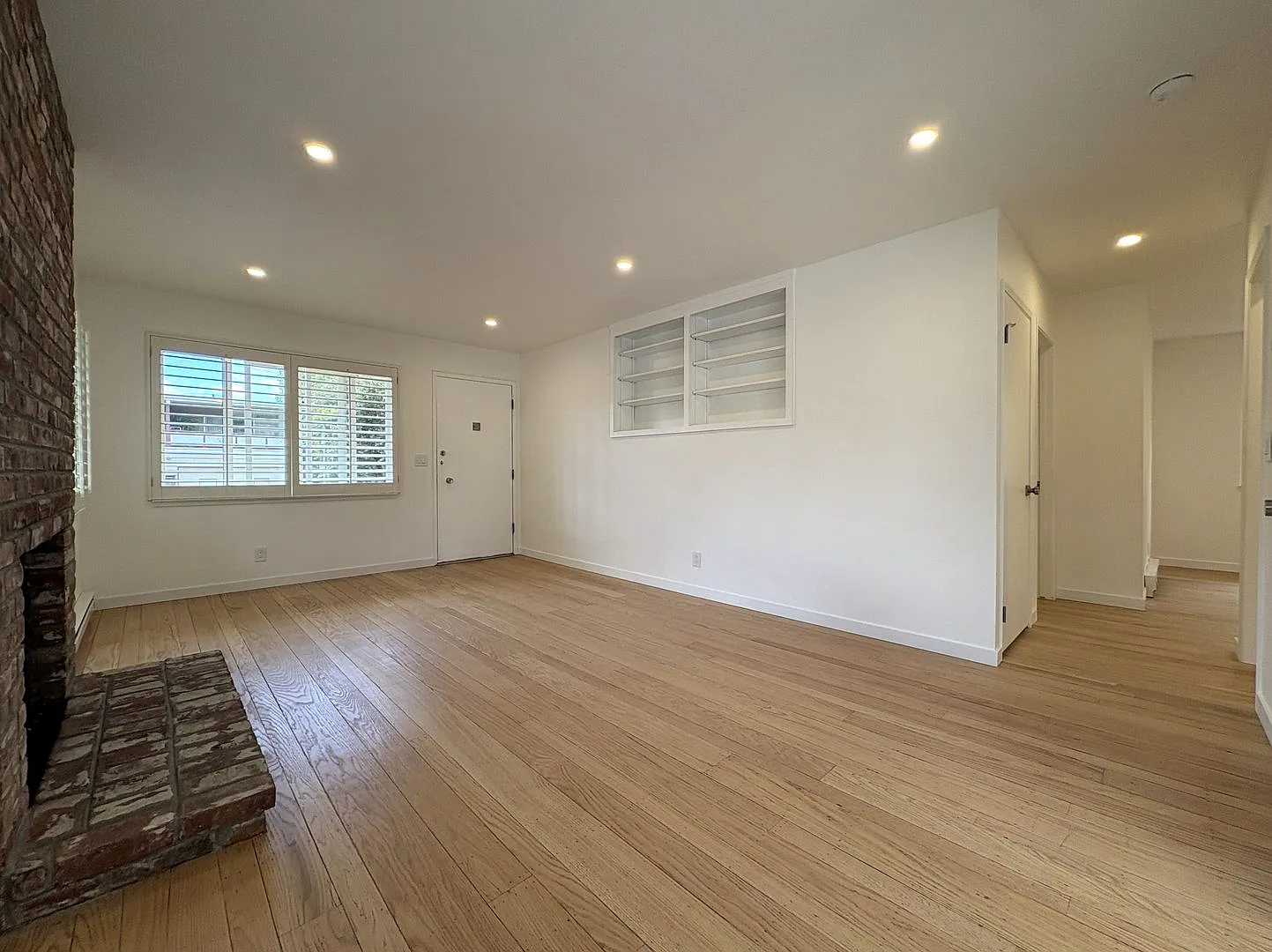 Beautifully Remodeled 1-Bedroom + Bonus Room in Prime Palo Alto Location! — Photo 4