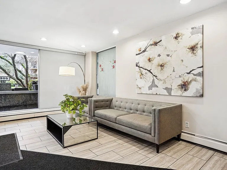 1305 W 12th Ave — Photo 42