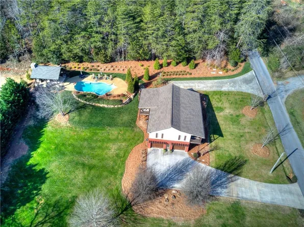 122 Shake Rag Cres, Adairsville, GA 30103