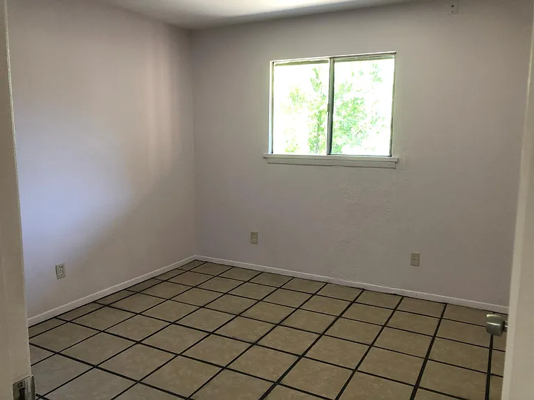 2800 Cerrillos Rd — Photo 6