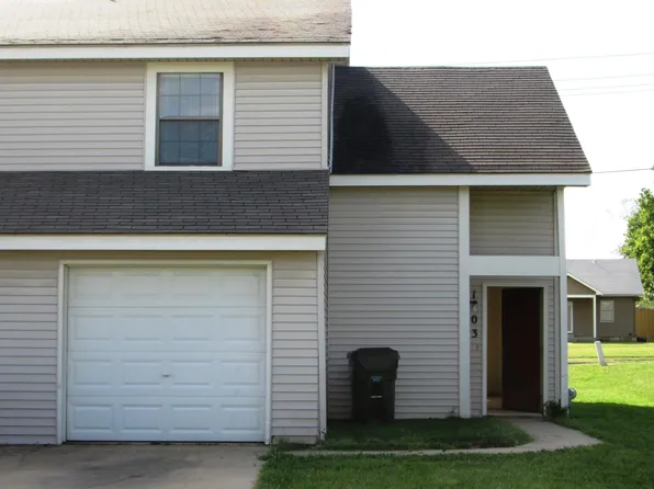 1003 Natalie Dr, Lawrence, KS 66046