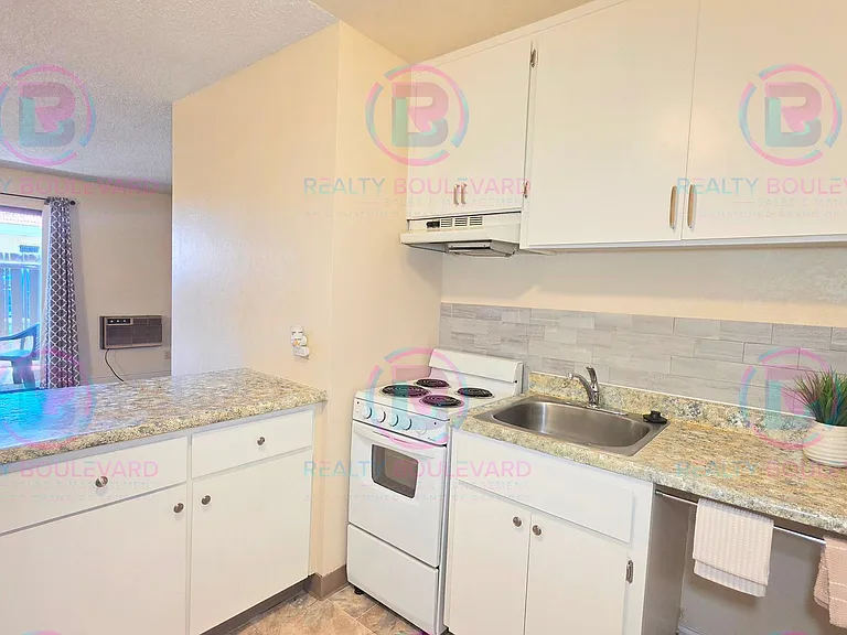 2450 Lymbery St #129 — Photo 2